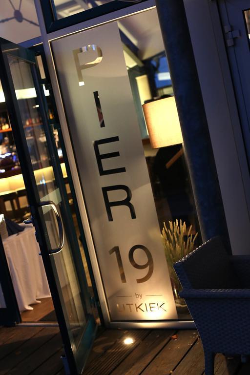 Hotel & Restaurant Utkiek ไกรฟ์สวัลด์ ภายนอก รูปภาพ