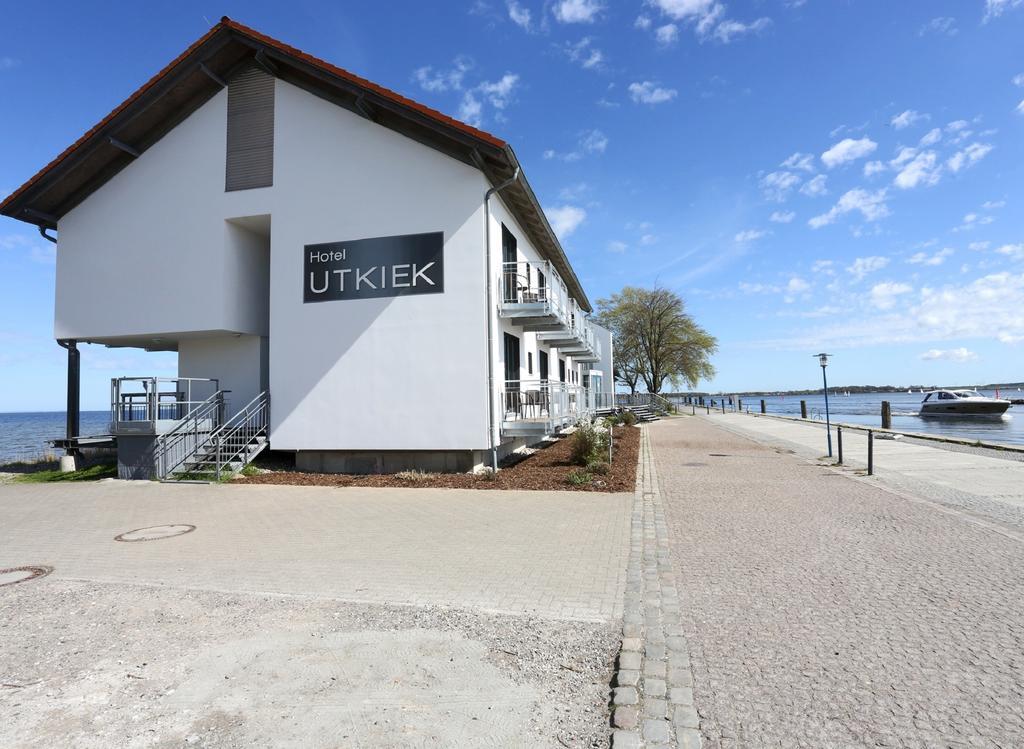 Hotel & Restaurant Utkiek ไกรฟ์สวัลด์ ภายนอก รูปภาพ