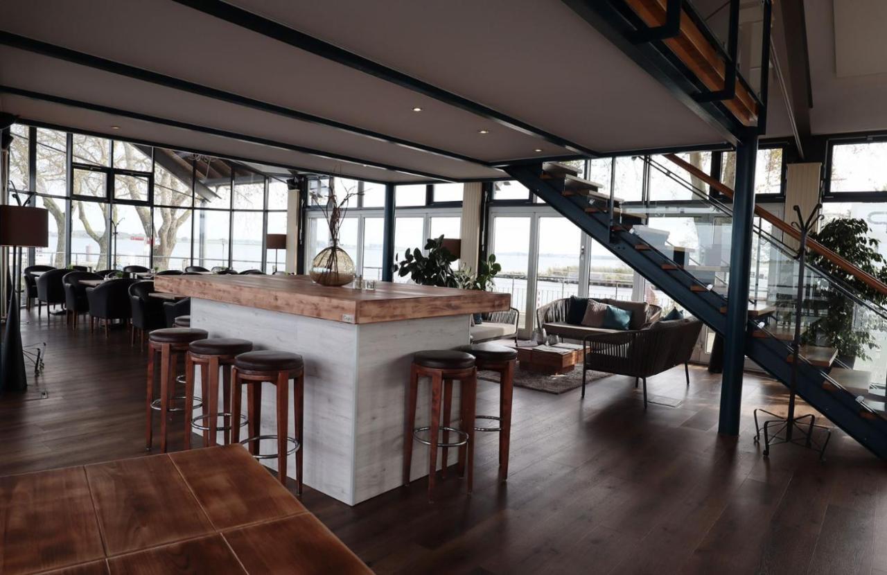 Hotel & Restaurant Utkiek ไกรฟ์สวัลด์ ภายนอก รูปภาพ