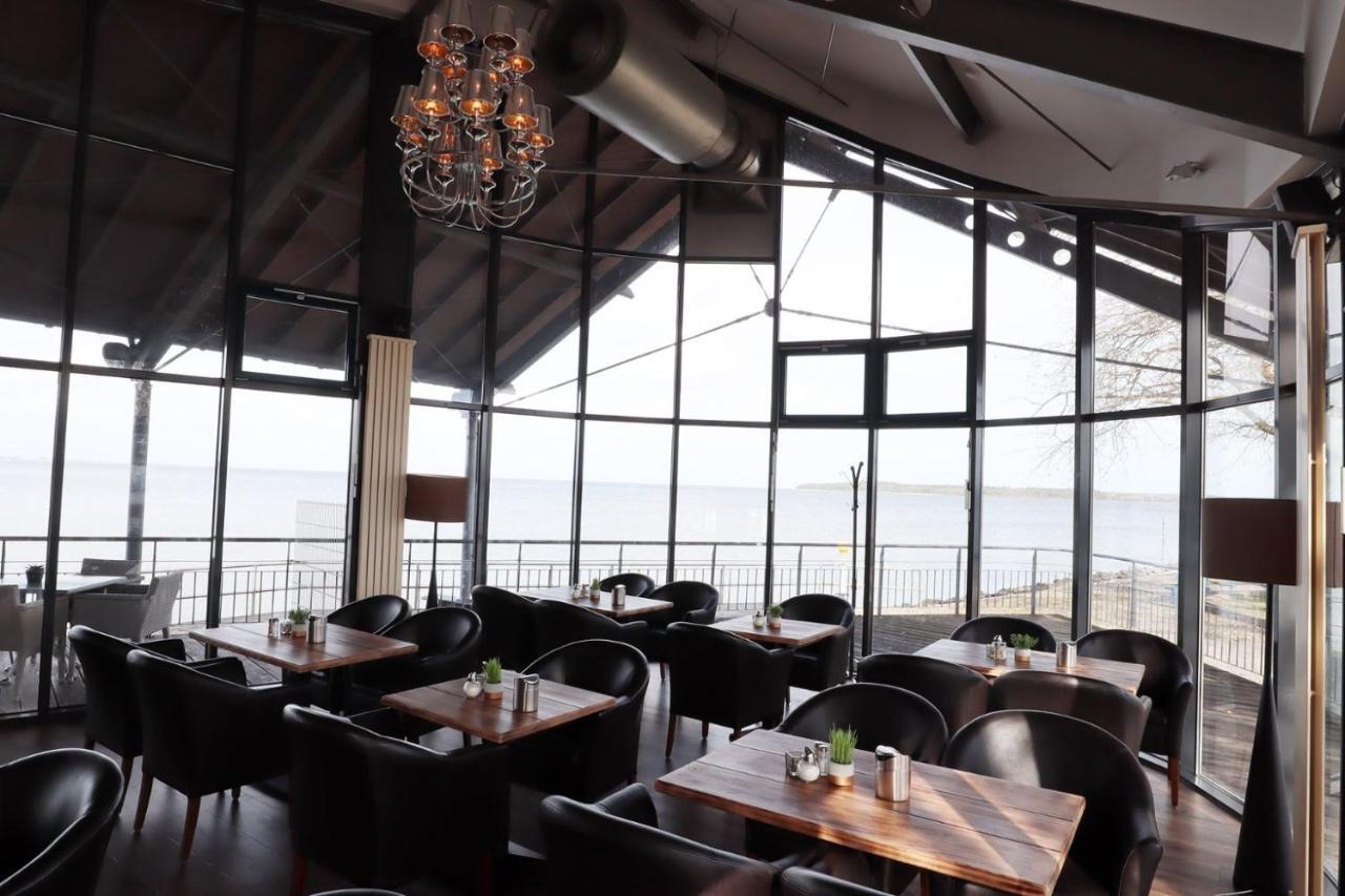 Hotel & Restaurant Utkiek ไกรฟ์สวัลด์ ภายนอก รูปภาพ
