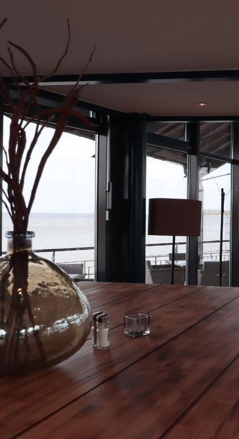 Hotel & Restaurant Utkiek ไกรฟ์สวัลด์ ภายนอก รูปภาพ