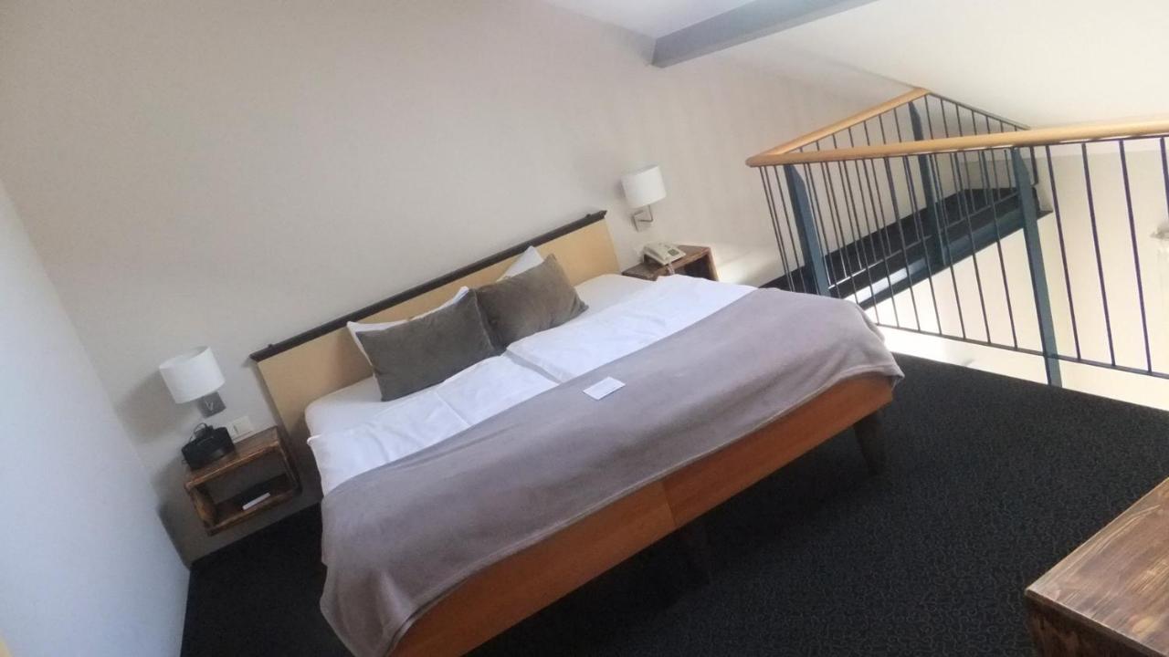 Hotel & Restaurant Utkiek ไกรฟ์สวัลด์ ภายนอก รูปภาพ